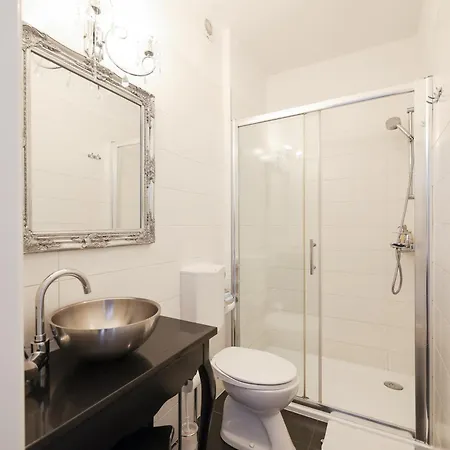 Tinel Superior Πανσιόν Ζαντάρ