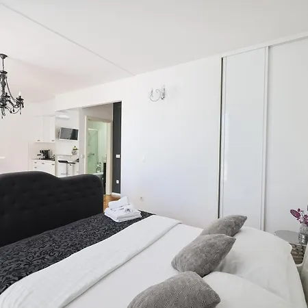 Πανσιόν Tinel Superior Ζαντάρ