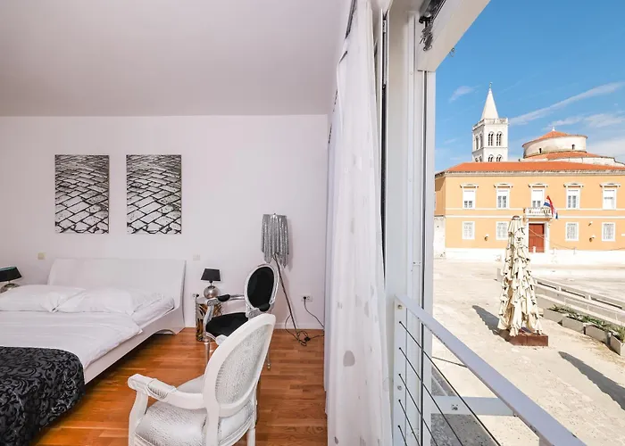 Tinel Superior Pensión 4*